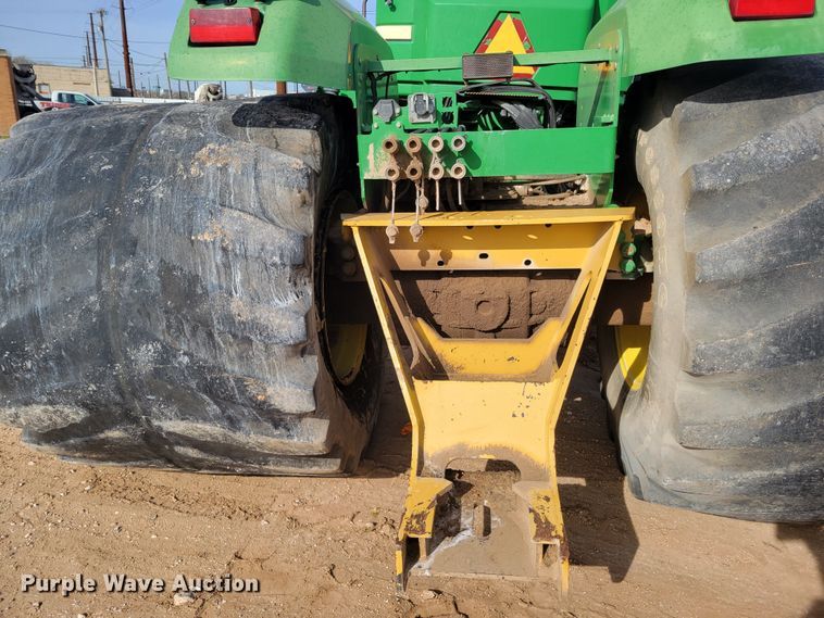 image for item LG9358 2006 John Deere 9520 Scraper Special  4WD tractor