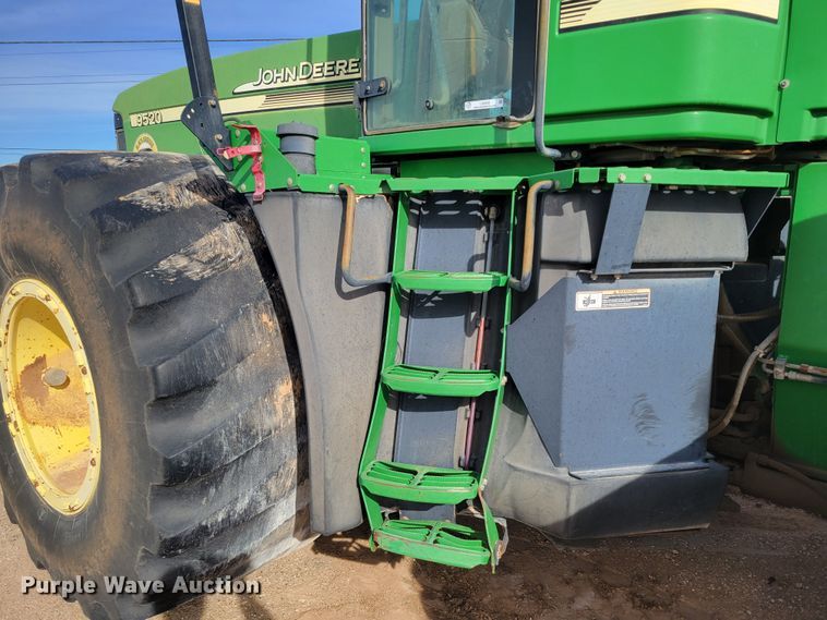 image for item LG9358 2006 John Deere 9520 Scraper Special  4WD tractor