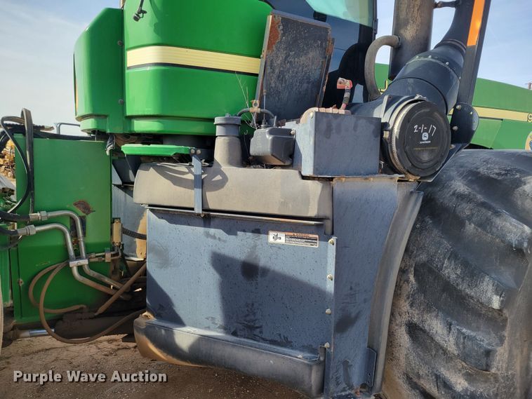 image for item LG9358 2006 John Deere 9520 Scraper Special  4WD tractor