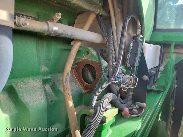 image for item LG9358 2006 John Deere 9520 Scraper Special  4WD tractor