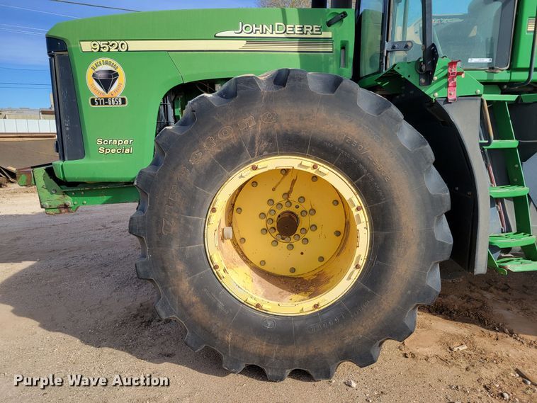 image for item LG9358 2006 John Deere 9520 Scraper Special  4WD tractor