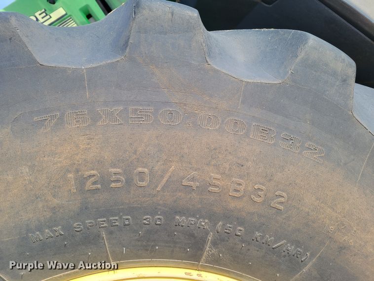 image for item LG9358 2006 John Deere 9520 Scraper Special  4WD tractor