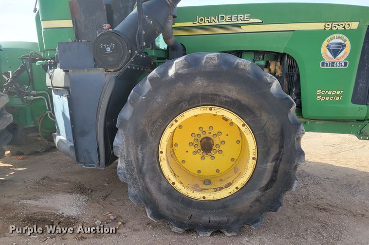 image for item LG9358 2006 John Deere 9520 Scraper Special  4WD tractor