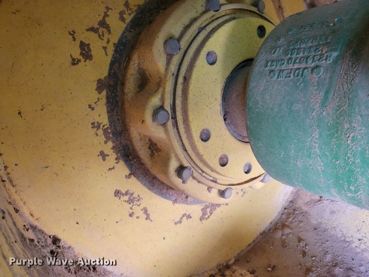 image for item LG9358 2006 John Deere 9520 Scraper Special  4WD tractor