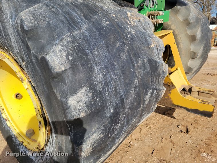 image for item LG9358 2006 John Deere 9520 Scraper Special  4WD tractor