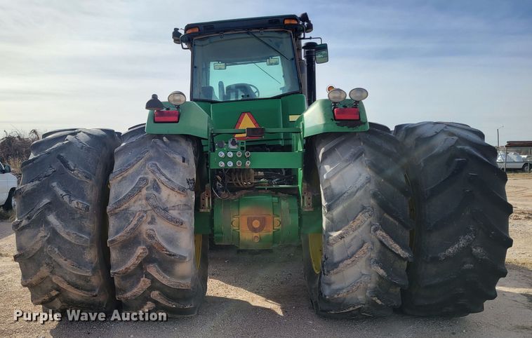 image for item LG9359 2007 John Deere 9520 Scraper Special  4WD tractor