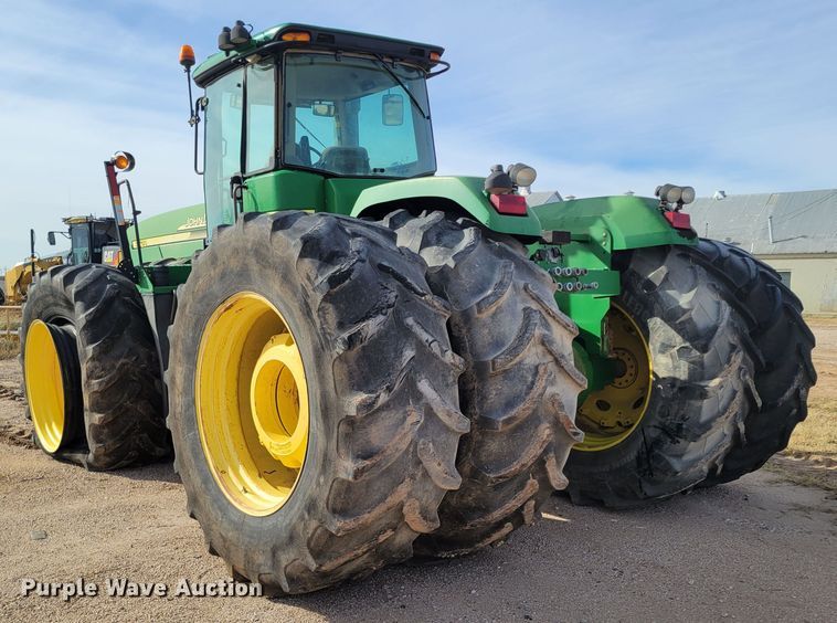 image for item LG9359 2007 John Deere 9520 Scraper Special  4WD tractor