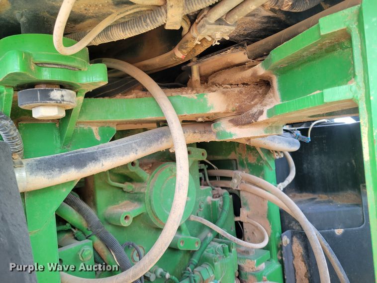 image for item LG9359 2007 John Deere 9520 Scraper Special  4WD tractor