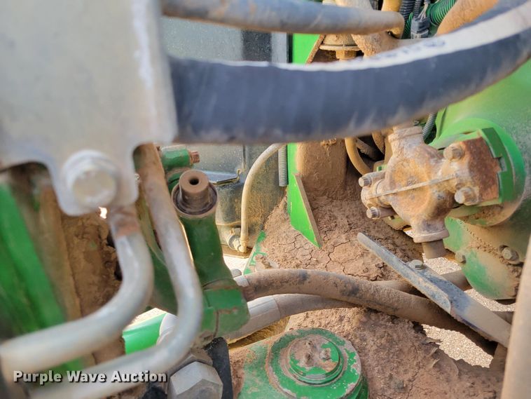 image for item LG9359 2007 John Deere 9520 Scraper Special  4WD tractor