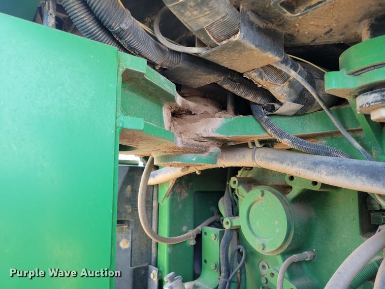 image for item LG9359 2007 John Deere 9520 Scraper Special  4WD tractor