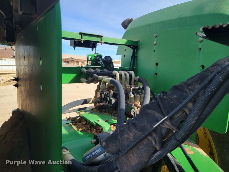 image for item LG9359 2007 John Deere 9520 Scraper Special  4WD tractor