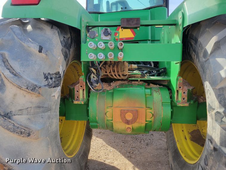 image for item LG9359 2007 John Deere 9520 Scraper Special  4WD tractor