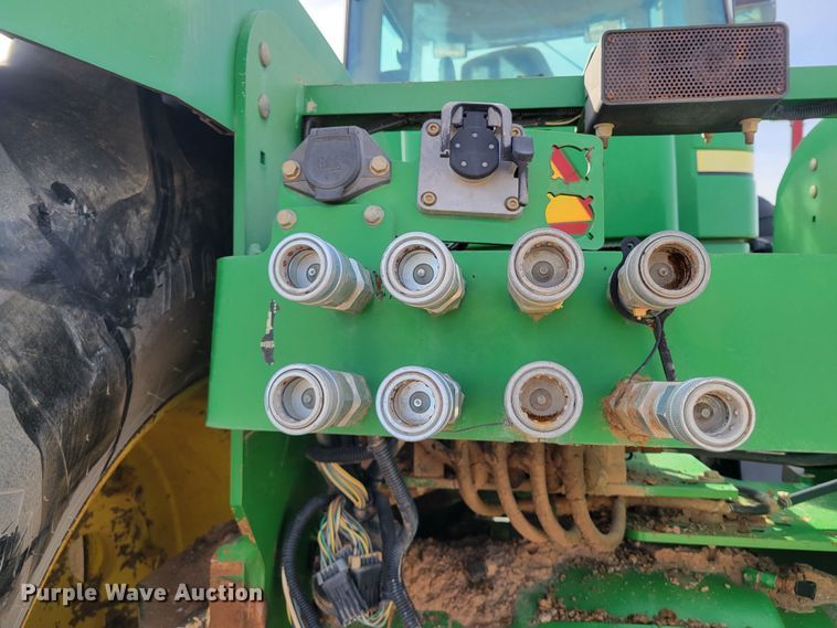 image for item LG9359 2007 John Deere 9520 Scraper Special  4WD tractor