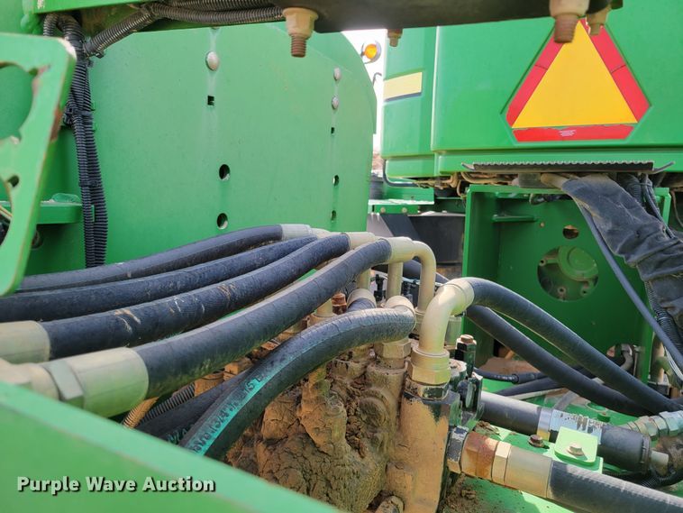 image for item LG9359 2007 John Deere 9520 Scraper Special  4WD tractor