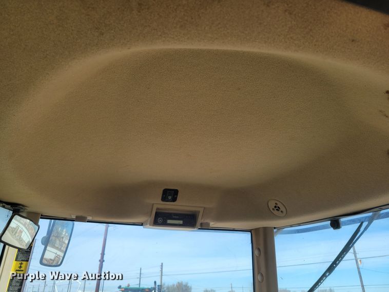 image for item LG9359 2007 John Deere 9520 Scraper Special  4WD tractor