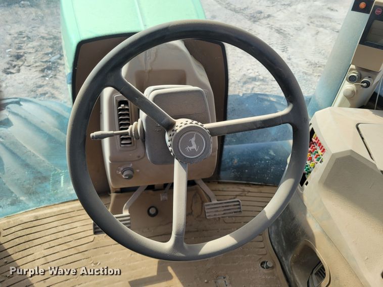 image for item LG9359 2007 John Deere 9520 Scraper Special  4WD tractor