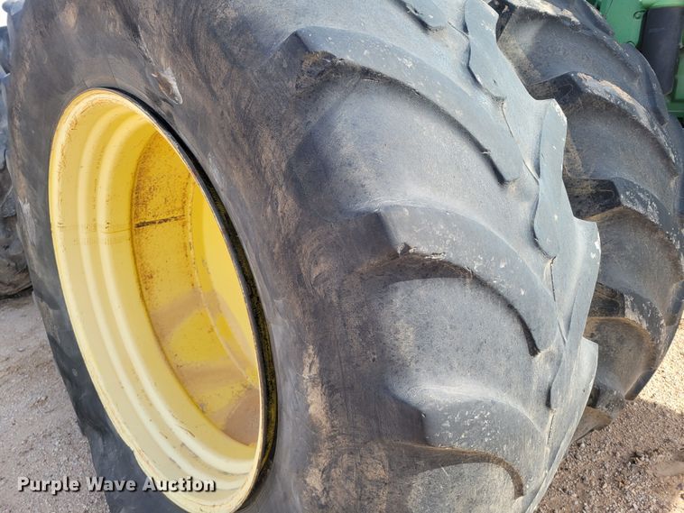 image for item LG9359 2007 John Deere 9520 Scraper Special  4WD tractor