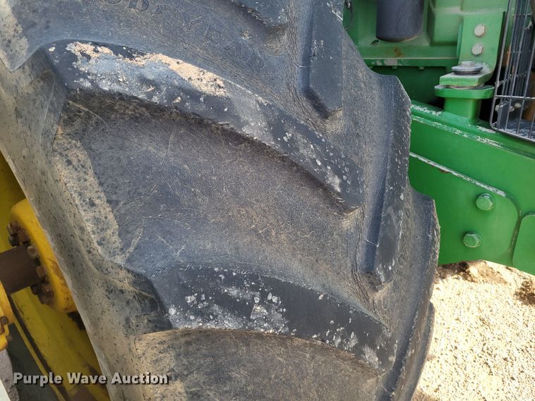 image for item LG9359 2007 John Deere 9520 Scraper Special  4WD tractor