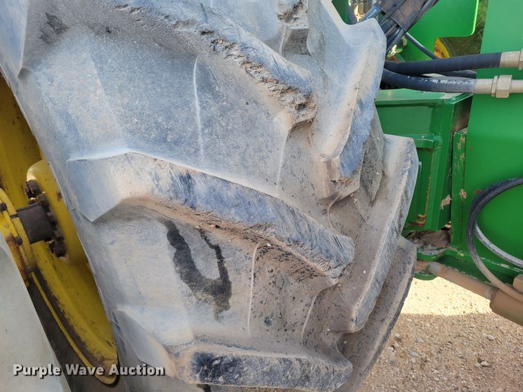 image for item LG9359 2007 John Deere 9520 Scraper Special  4WD tractor