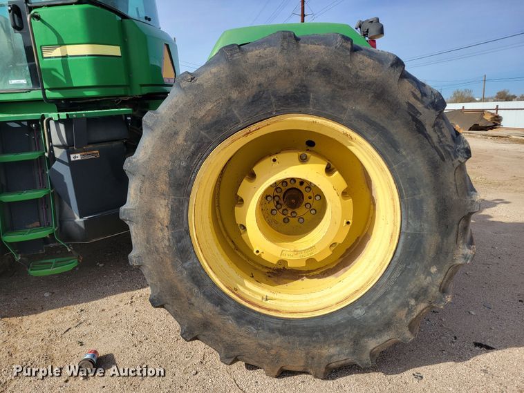 image for item LG9359 2007 John Deere 9520 Scraper Special  4WD tractor