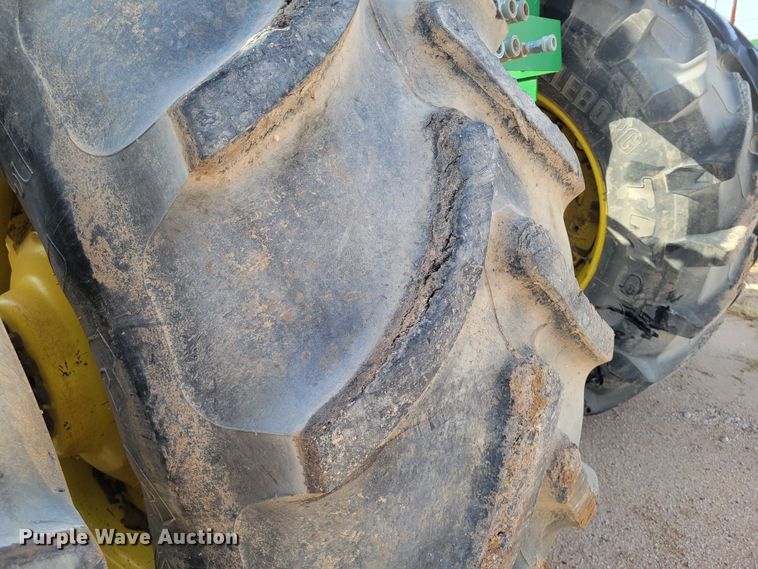 image for item LG9359 2007 John Deere 9520 Scraper Special  4WD tractor