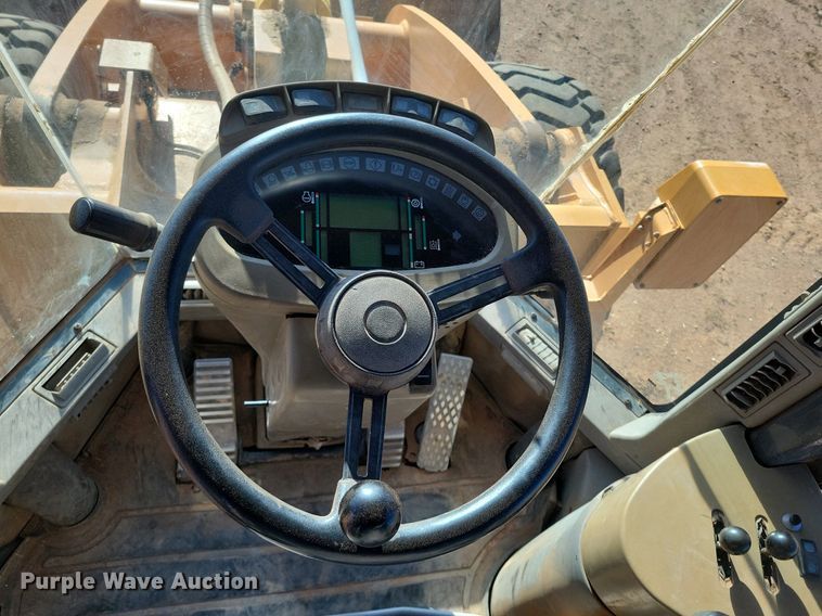 image for item LG9382 2005 Case 821C  wheel loader