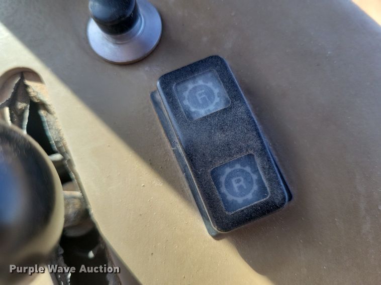 image for item LG9382 2005 Case 821C  wheel loader