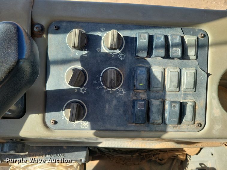 image for item LG9382 2005 Case 821C  wheel loader