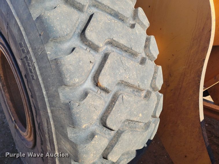 image for item LG9382 2005 Case 821C  wheel loader