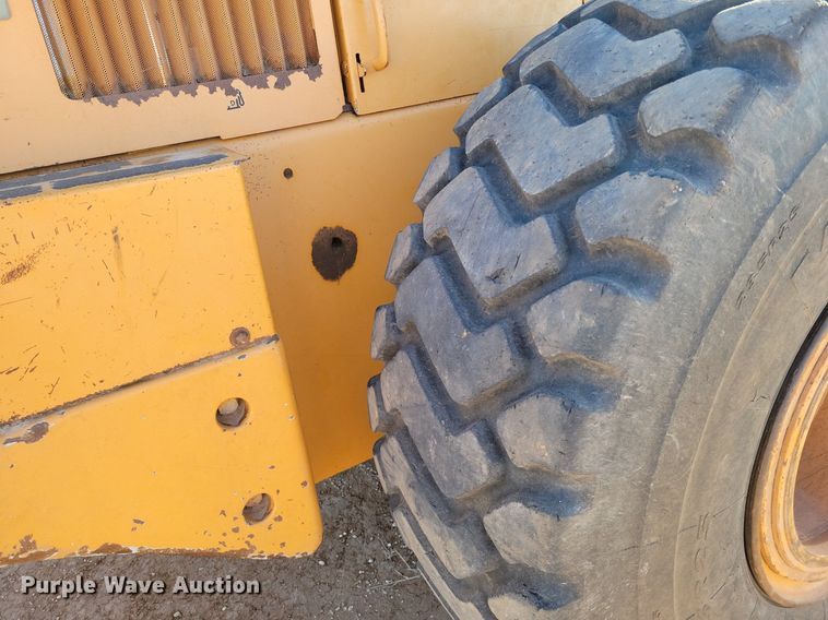 image for item LG9382 2005 Case 821C  wheel loader
