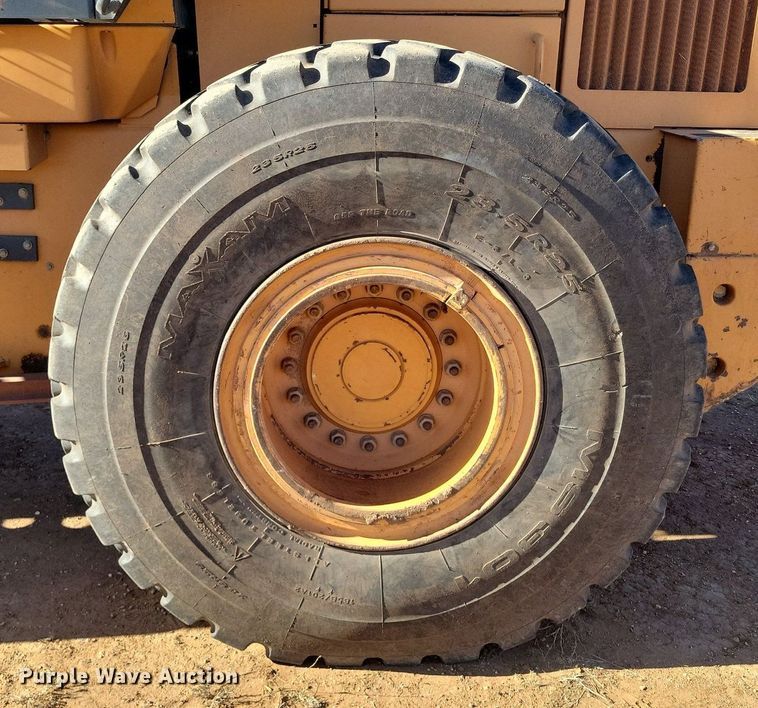 image for item LG9382 2005 Case 821C  wheel loader