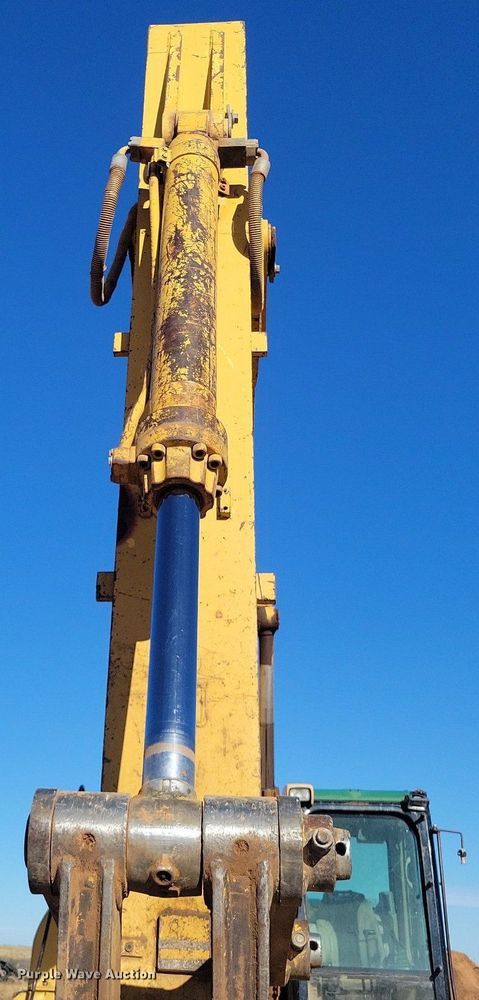 image for item LG9383 2004 Caterpillar 325C L  excavator