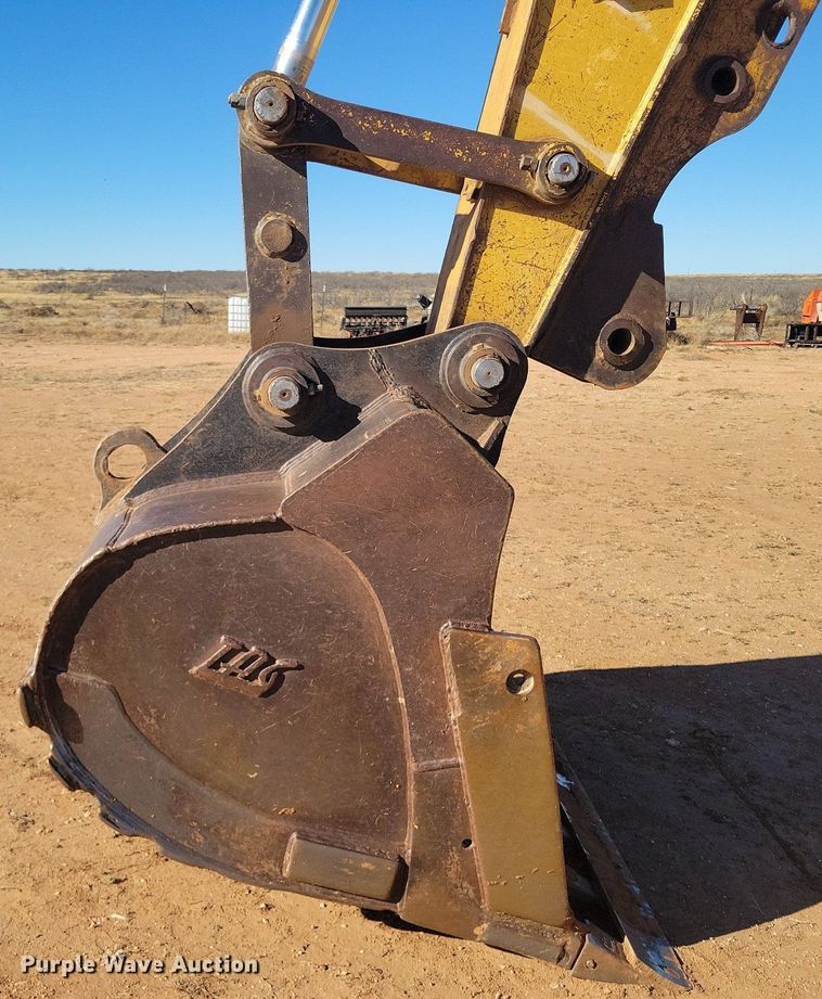 image for item LG9383 2004 Caterpillar 325C L  excavator