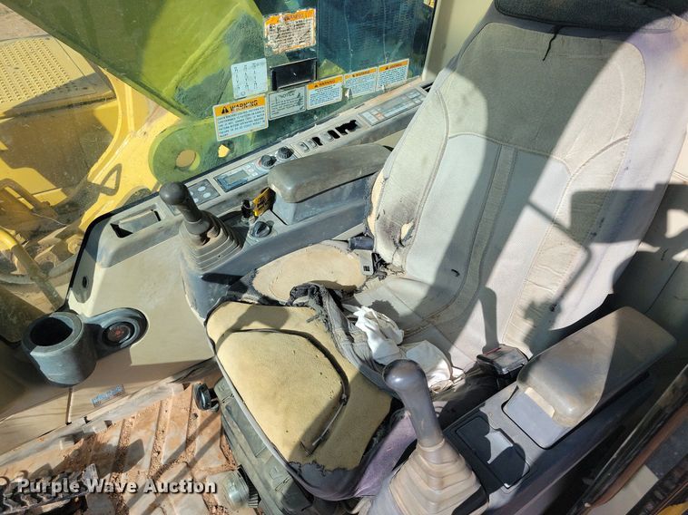 image for item LG9383 2004 Caterpillar 325C L  excavator