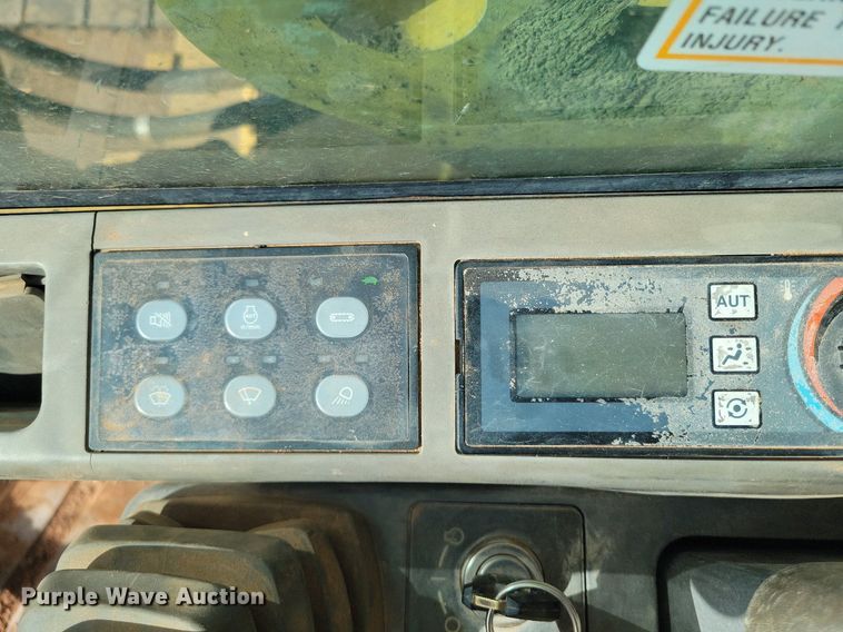 image for item LG9383 2004 Caterpillar 325C L  excavator