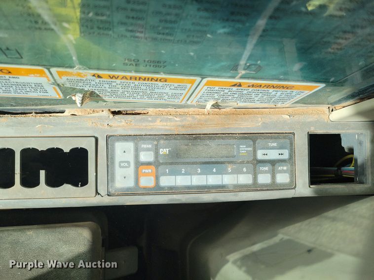 image for item LG9383 2004 Caterpillar 325C L  excavator