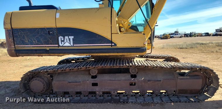 image for item LG9383 2004 Caterpillar 325C L  excavator