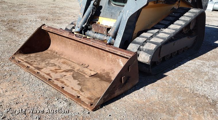 image for item LK9385 2010 John Deere 333D  tracked skid steer loader