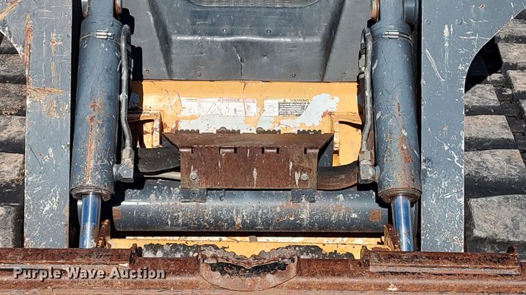 image for item LK9385 2010 John Deere 333D  tracked skid steer loader