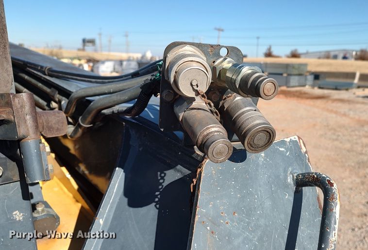 image for item LK9385 2010 John Deere 333D  tracked skid steer loader