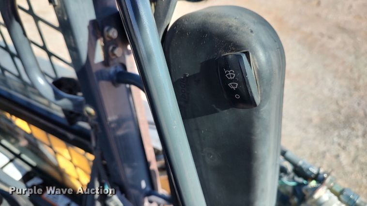 image for item LK9385 2010 John Deere 333D  tracked skid steer loader