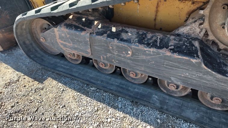 image for item LK9385 2010 John Deere 333D  tracked skid steer loader