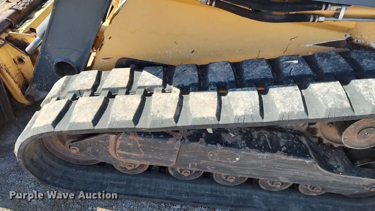 image for item LK9385 2010 John Deere 333D  tracked skid steer loader