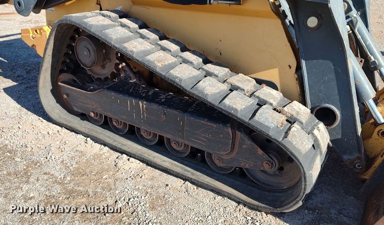 image for item LK9385 2010 John Deere 333D  tracked skid steer loader