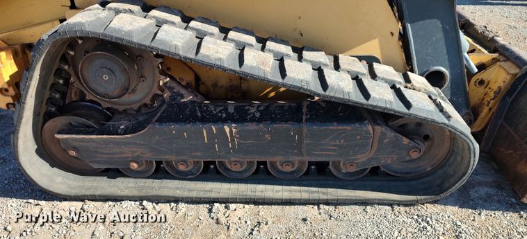 image for item LK9385 2010 John Deere 333D  tracked skid steer loader