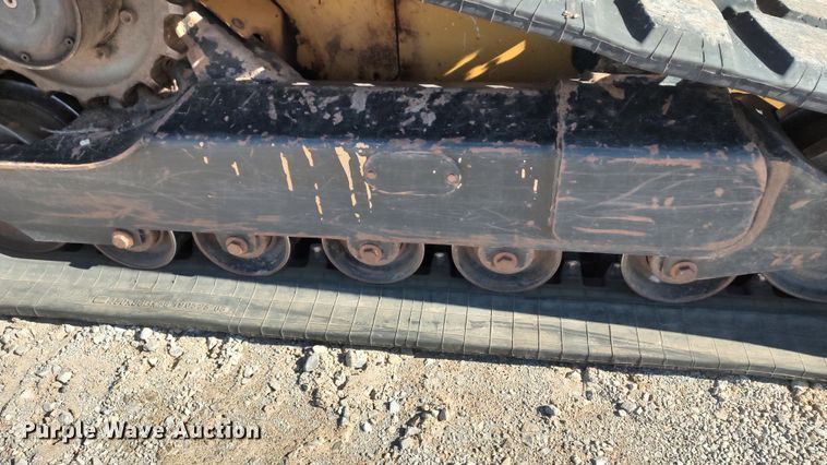 image for item LK9385 2010 John Deere 333D  tracked skid steer loader