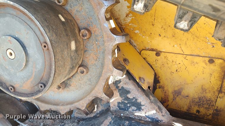 image for item LK9385 2010 John Deere 333D  tracked skid steer loader