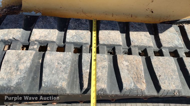 image for item LK9385 2010 John Deere 333D  tracked skid steer loader