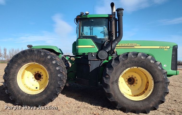 image for item LK9446 2005 John Deere 9620  4WD tractor