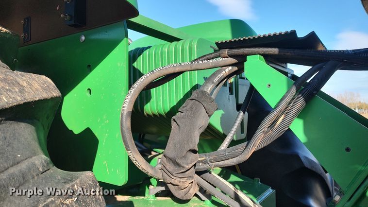 image for item LK9446 2005 John Deere 9620  4WD tractor